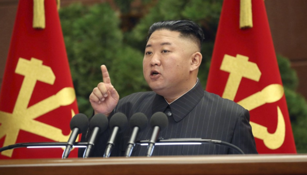 Кім Чен Ин наказав ученим КНДР збільшити виробництво матеріалу для ядерної зброї
