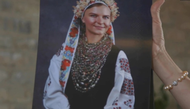 У США діаспора створила етнокалендар з автентичними українськими вишиванками