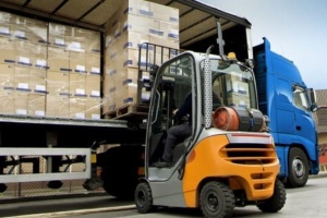 Минсоцполитики начало поставлять продуктовые наборы для пострадавших от войны