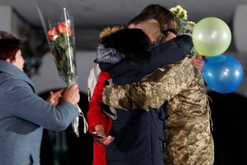 ウクライナ、ロシアと被拘束者を交換　ウクライナ軍人８６名解放
