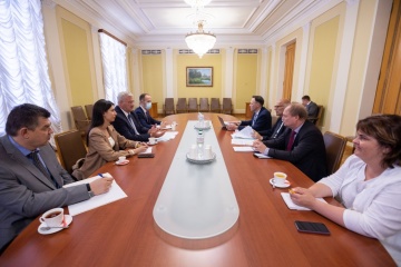 В Офісі Президента обговорили з делегацією ПАРЄ хід реформ в Україні