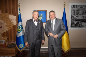 Avakov y Kent discuten la modernización del sistema hidrometeorológico de Ucrania 