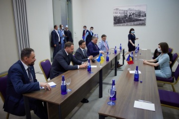 Зеленський у Грузії зустрівся із Санду – говорили про енергетику й торгівлю