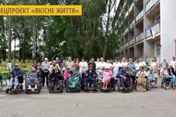 У Чернігові презентували колекцію спецодягу для людей в інвалідних візках