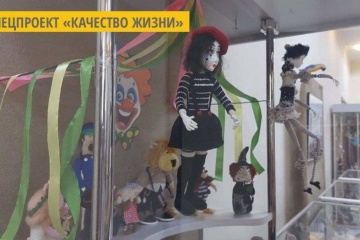 Николаевская мастерица изготавливает игрушки из подручных материалов