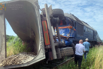 ДТП з потягом і фурою на Закарпатті: постраждали п’ятеро осіб