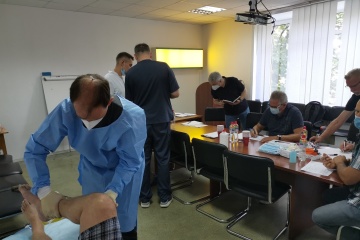 Медики Бундесверу готують поранених українських військових до відправки у Німеччину