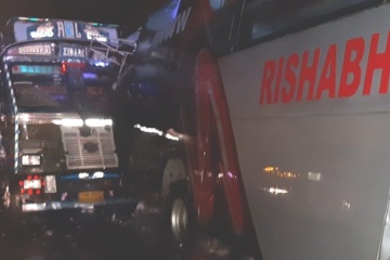 В Індії зіткнулися вантажівка й автобус - 18 загиблих