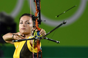 Лучница Вероника Марченко победила чемпионку мира в 1/32 финала Олимпиады-2020