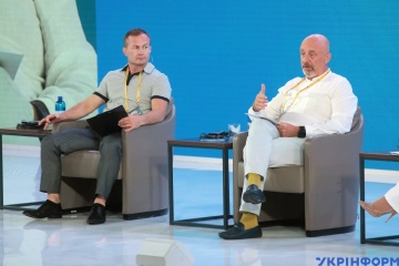 Зарплати мешканців ОРДЛО удвічі нижчі, ніж у жителів вільної України – Резніков