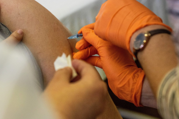 Ukraine hits new daily COVID-19 vaccination record