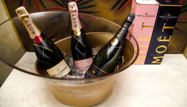 Шампанське Moet перейменують на «ігристе вино» для російського ринку