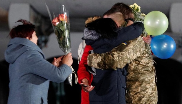 ウクライナとロシア、新たに被拘束者を交換　ウクライナ側に４１人解放