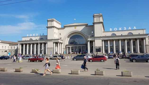 Укрзалізниця провела перші аукціони з оренди комерційних площ вокзалів