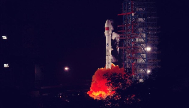 Китай запустив на орбіту супутник-ретранслятор