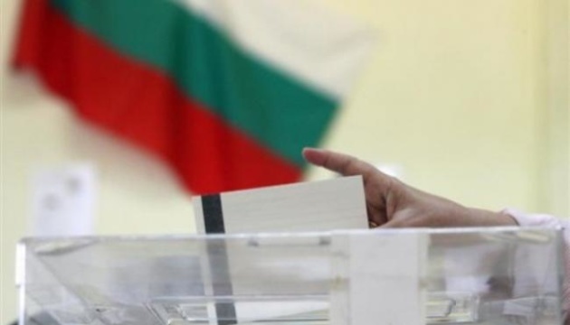 На виборах у Болгарії з мінімальним відривом перемагає партія експрем'єра - екзитпол