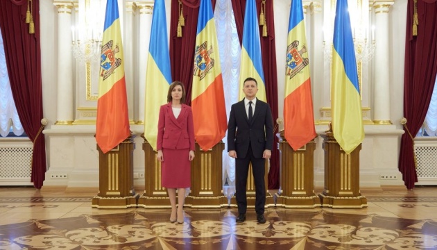 Зеленський привітав Санду з перемогою її партії на парламентських виборах