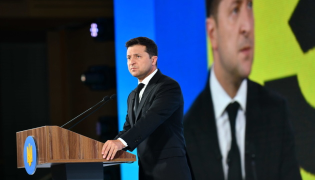 Zelensky sobre el artículo de Putin: 'Es bueno que una persona sepa ucraniano' 