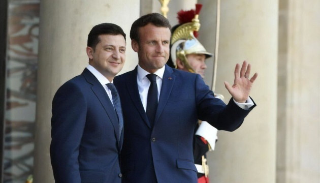 Zelensky felicita a Macron por el Día Nacional de Francia