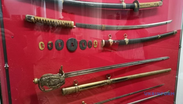 У Вінницькому краєзнавчому музеї показали зброю з прадавніх часів до сучасності