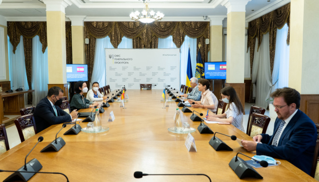 La Fiscal General de Ucrania y la Embajadora de España acuerdan la cooperación