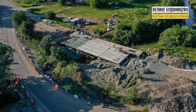 Міст, який з'єднає найдовший маршрут України, капітально ремонтують - фото