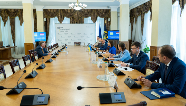 Ukraine’s Prosecutor General discusses MH17 case with Dutch ambassador
