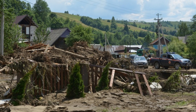 Зруйновані дороги і затоплені будинки: на Закарпатті підрахували збитки від паводку