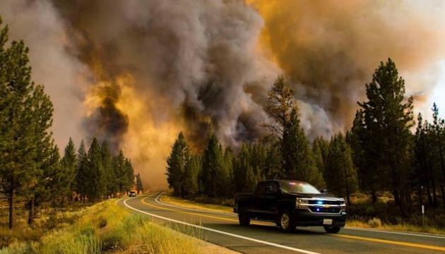 У Каліфорнії та Монтані через лісові пожежі оголосили надзвичайний стан
