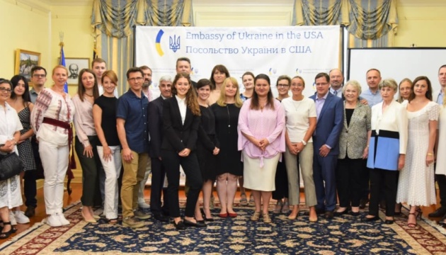 У США до посольства завітали американські лікарі-волонтери, які надають меддопомогу для України