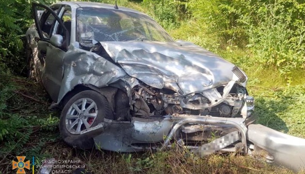 На Дніпропетровщині зіткнулися Volkswagen та Daewoo Lanos, п’ятеро постраждалих
