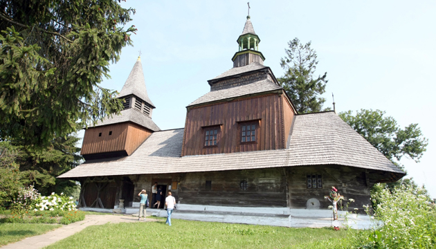 Церква Зішестя Святого Духа стала частиною спадщини ЮНЕСКО, м. Рогатин, Івано-Франківська область, 9 липня 2013 року. Фото: Укрінформ