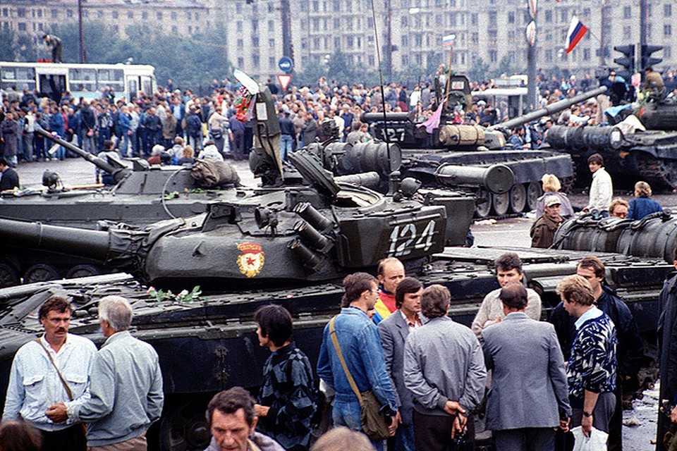 До Москви було спрямовано понад 350 танків