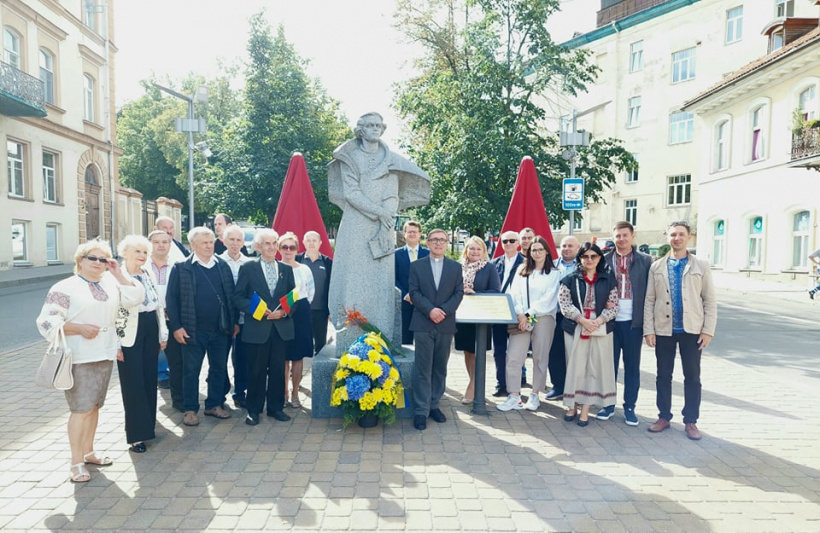 Фото: Посольство у Литві