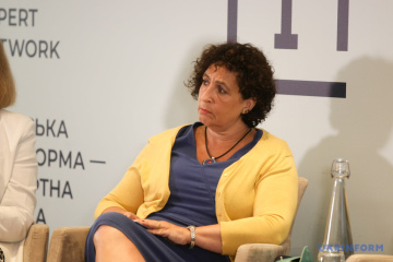 Embajadora Simmons: Nuestra tarea es ayudar a quienes desean una reforma judicial en Ucrania