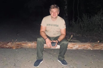 Екссекретар РНБО Данилюк дивом врятувався на мотоциклі від падіння дерева