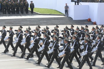 Unabhängigkeitstag: Militärparade in der Hreschtschatyk-Straße