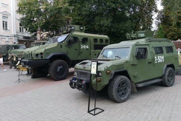 В Виннице ко Дню Независимости открыли выставку военной техники и военной формы