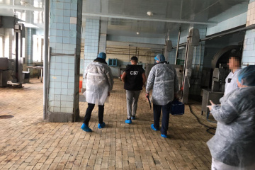 «Обул» на 800 тысяч: столичного предпринимателя подозревают в поставке некачественных продуктов для ВСУ