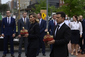 ゼレンシキー大統領夫妻、米国のホロドモール犠牲者追悼碑を訪問