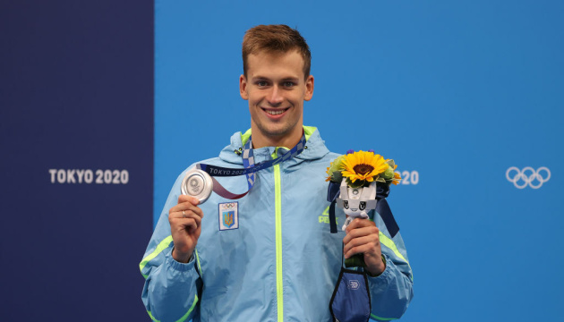 JO 2021 : Le nageur ukrainien Mykhailo Romanchuk offre sa première médaille d’argent à l’Ukraine. 