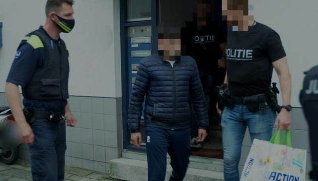 В аэропорту Амстердама перехватили 321 килограмм кокаина и арестовали работников