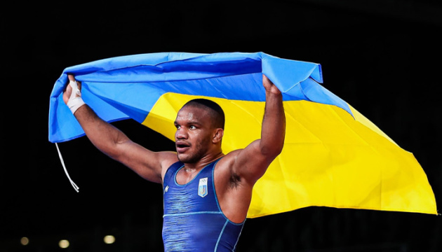 Luchador Beleniuk logra el primer oro ucraniano en los JJOO de Tokio 2020