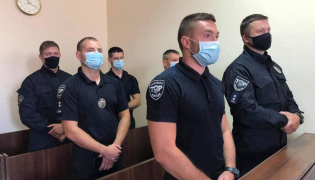 Засуджені до восьми років тюрми львівські поліцейські продовжують працювати
