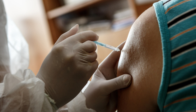 В Киеве уже сделали более трех миллионов COVID-прививок