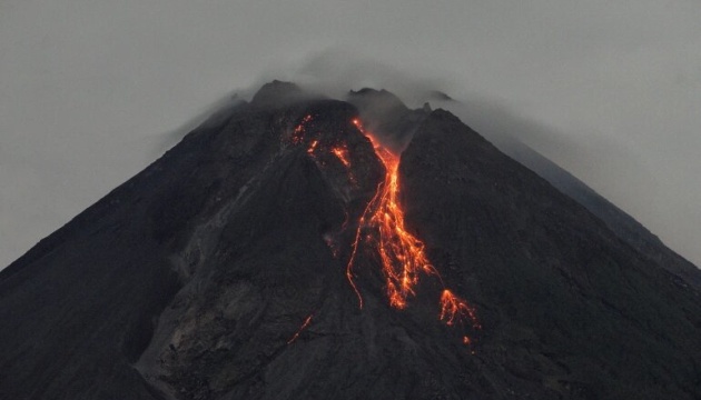 В Індонезії знову прокинувся вулкан Мерапі