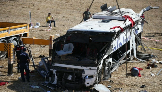 ДТП з автобусом у Туреччині: ще одна людина померла в лікарні
