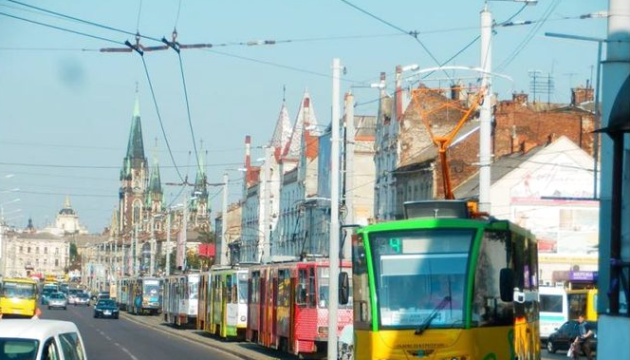 У Львові через аварію зупинився електротранспорт