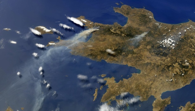 Лісові пожежі у Греції зняли з космосу