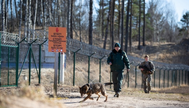 Lettlands Regierung bewilligt Finanzierung von Grenzzaun zu Belarus und Russland